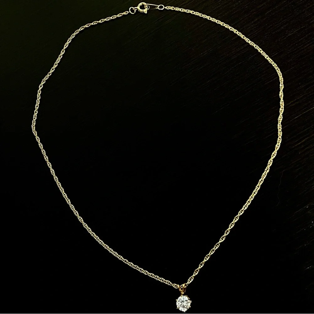 Gold Chain Necklace with Solitaire Diamond Pendant - Picture 4 of 5